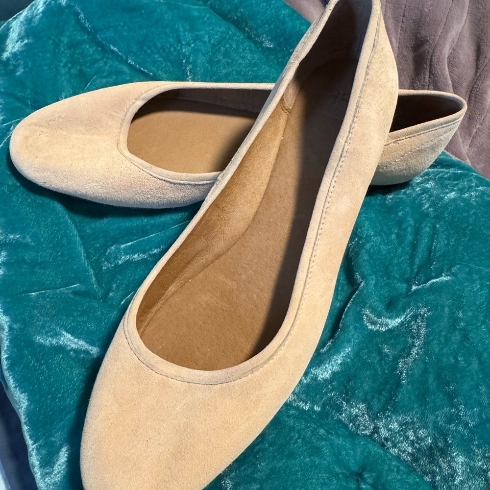 Frye Women's Tan Flats